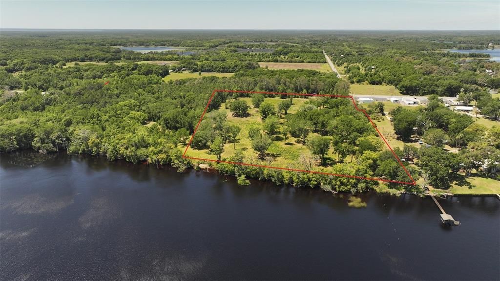 На продажу: $2,499,000 (14.60 acres)