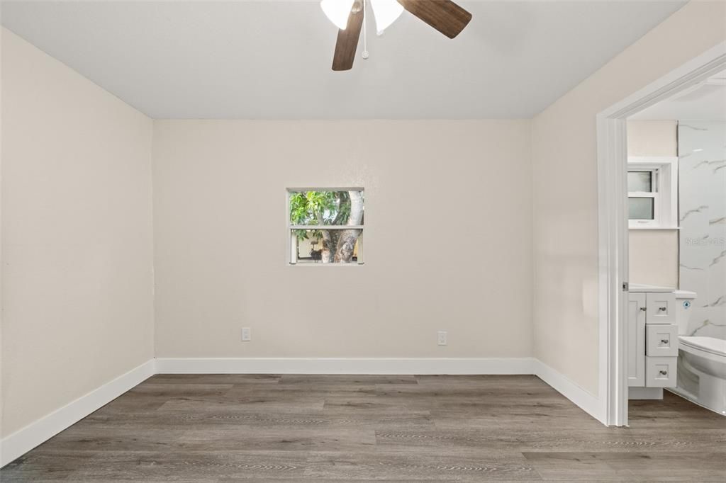 For Sale: $179,900 (3 beds, 2 baths, 1240 Square Feet)