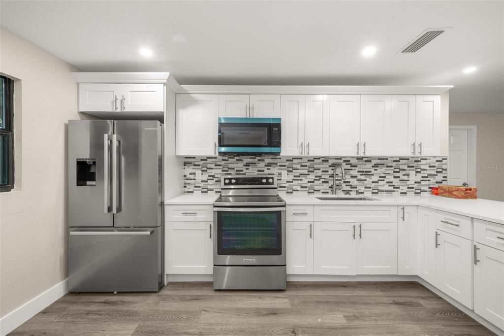 For Sale: $179,900 (3 beds, 2 baths, 1240 Square Feet)