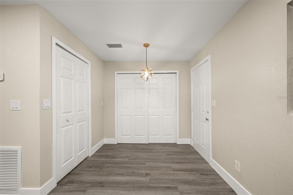 For Sale: $179,900 (3 beds, 2 baths, 1240 Square Feet)