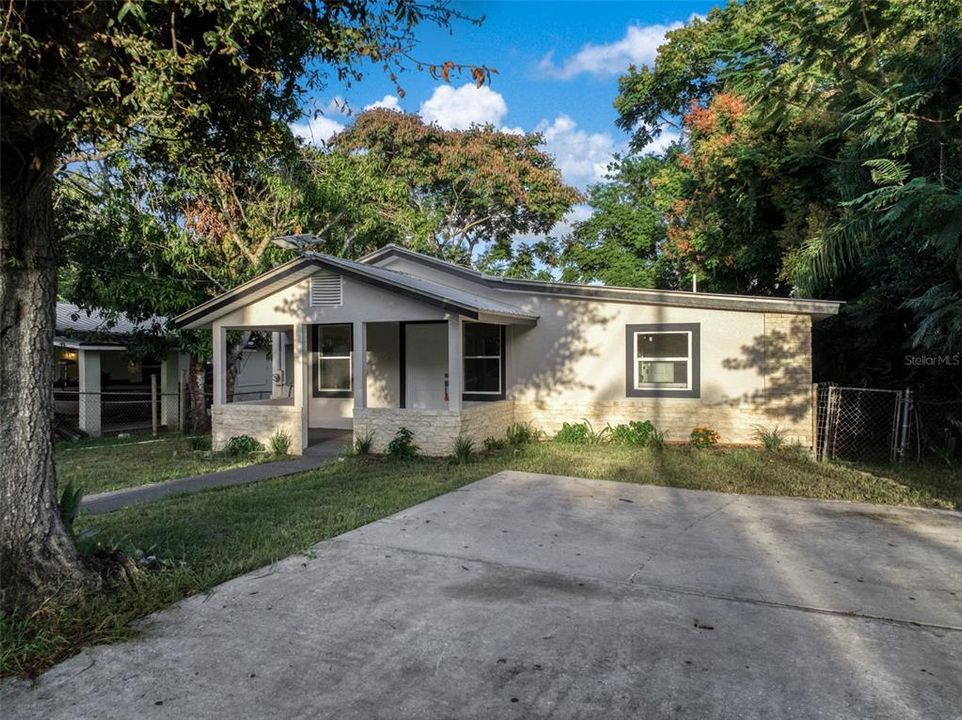For Sale: $179,900 (3 beds, 2 baths, 1240 Square Feet)