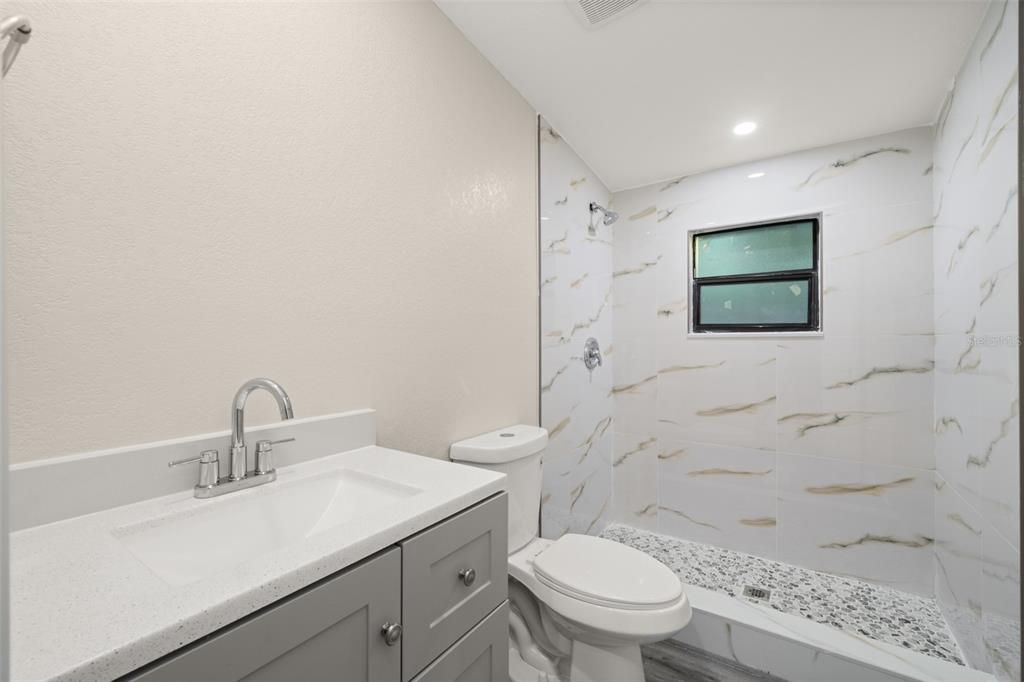 For Sale: $179,900 (3 beds, 2 baths, 1240 Square Feet)