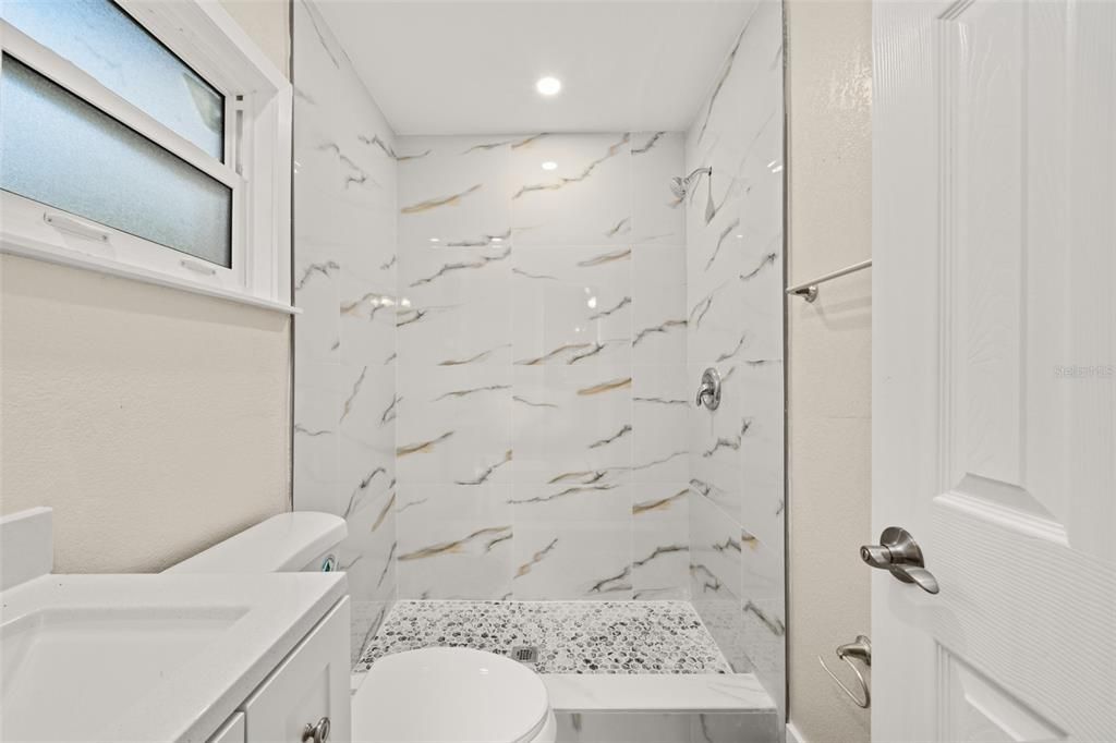 For Sale: $179,900 (3 beds, 2 baths, 1240 Square Feet)