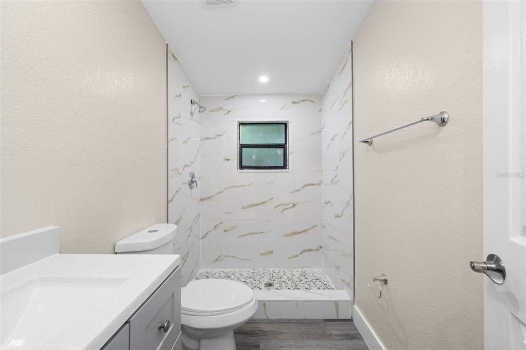 For Sale: $179,900 (3 beds, 2 baths, 1240 Square Feet)