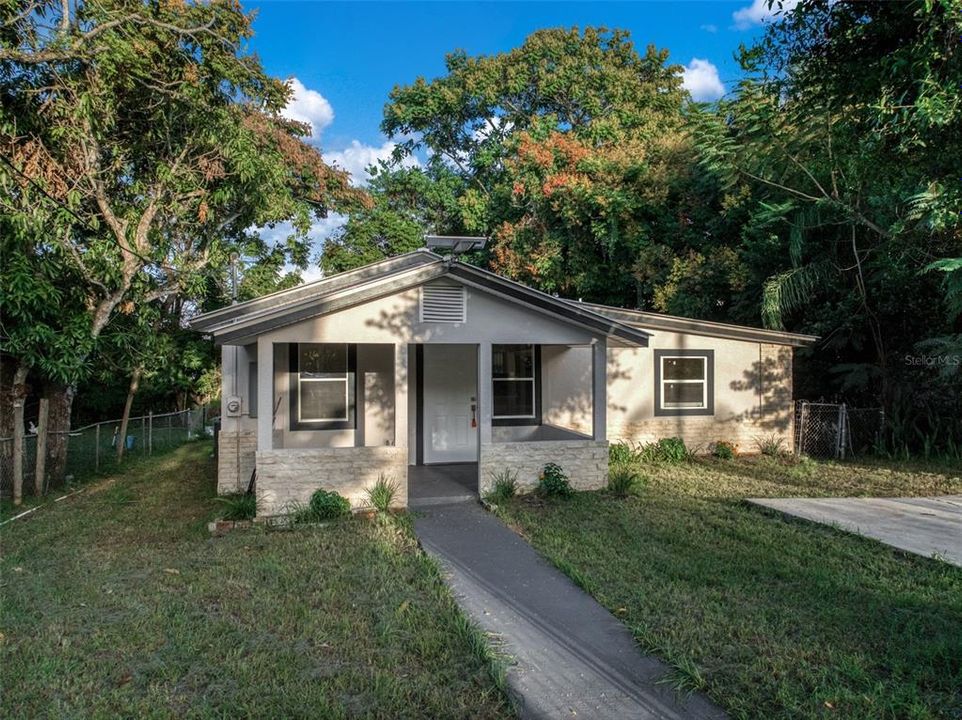 For Sale: $179,900 (3 beds, 2 baths, 1240 Square Feet)