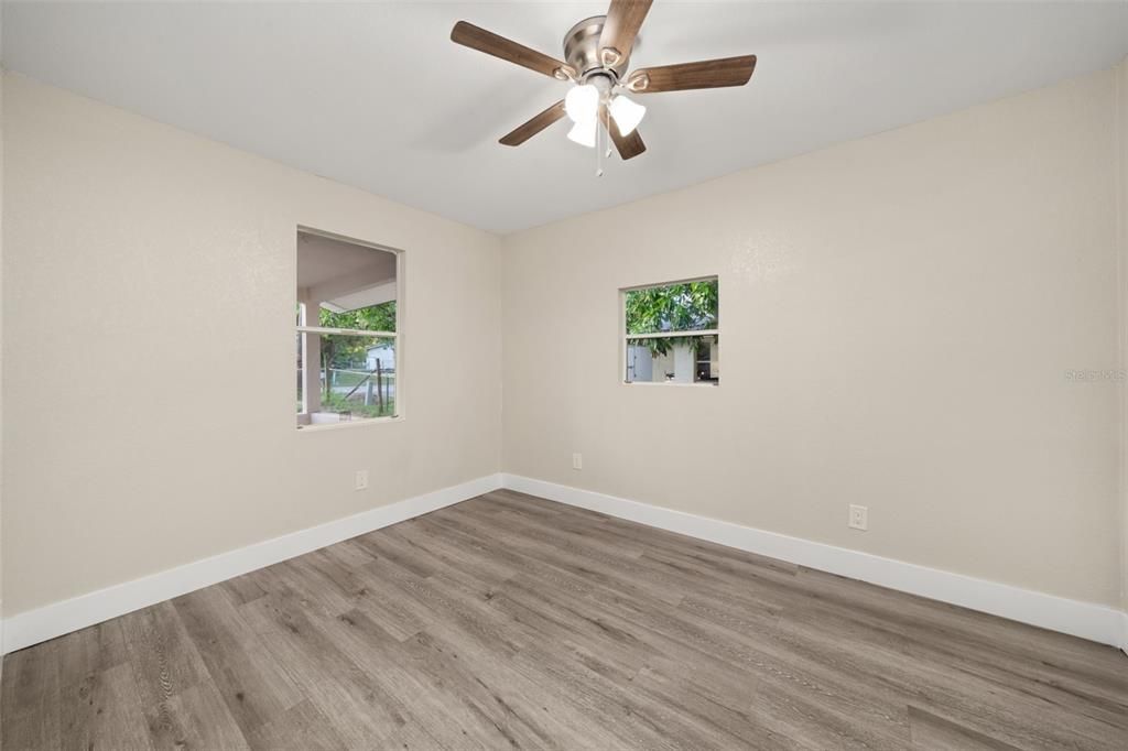 For Sale: $179,900 (3 beds, 2 baths, 1240 Square Feet)