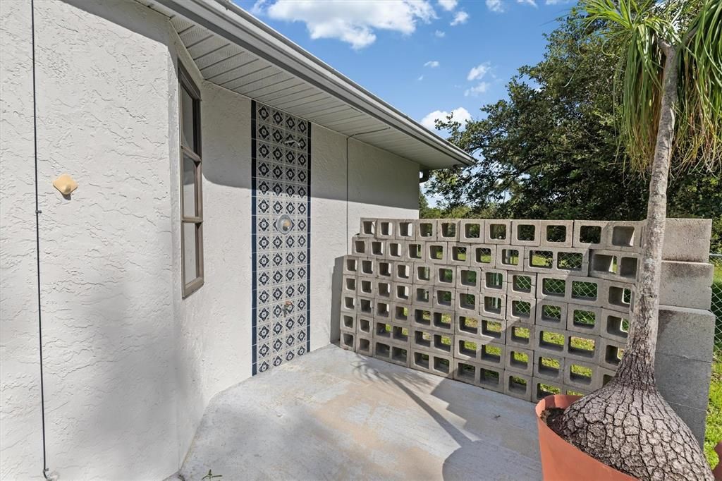 合同活跃: $599,000 (3 贝兹, 2 浴室, 1983 平方英尺)