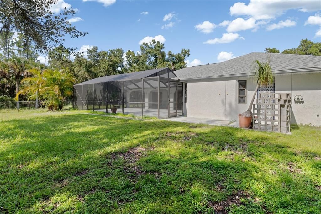 合同活跃: $599,000 (3 贝兹, 2 浴室, 1983 平方英尺)