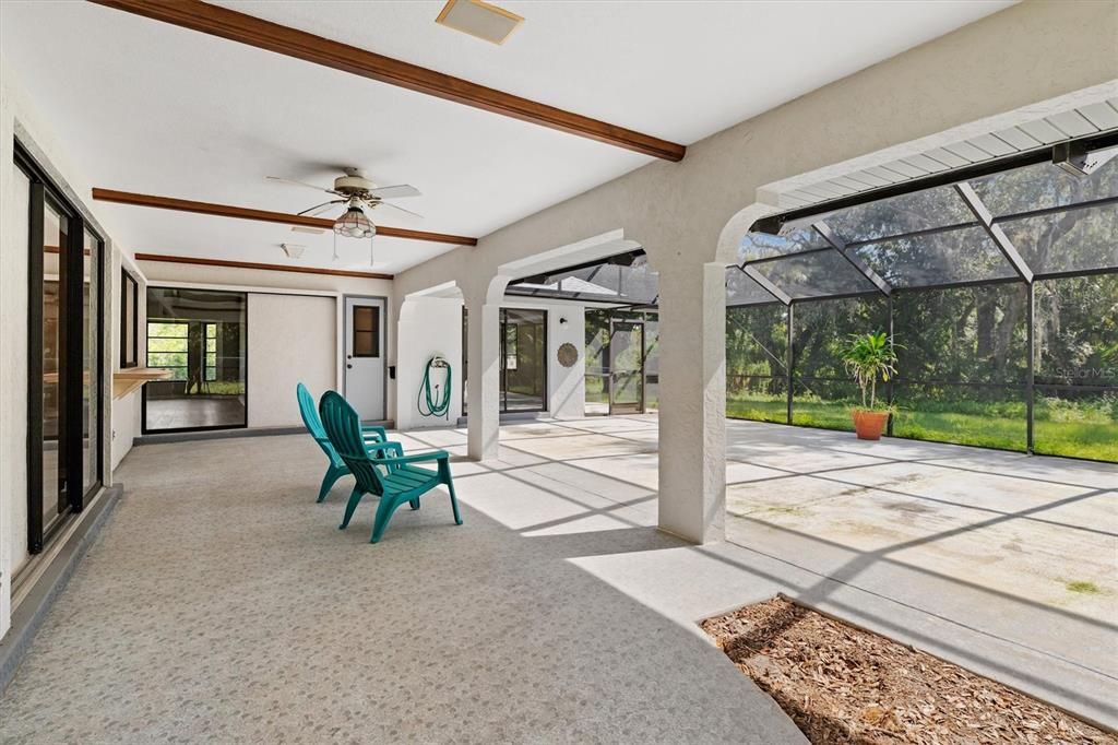 合同活跃: $599,000 (3 贝兹, 2 浴室, 1983 平方英尺)