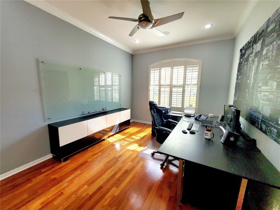 En Venta: $1,389,900 (4 camas, 3 baños, 3515 Pies cuadrados)