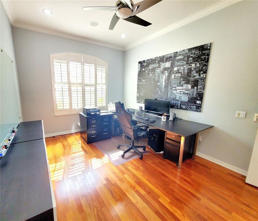 En Venta: $1,389,900 (4 camas, 3 baños, 3515 Pies cuadrados)