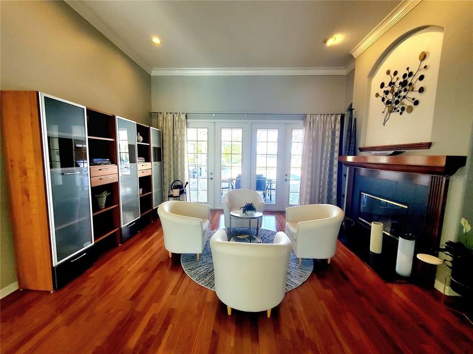 En Venta: $1,389,900 (4 camas, 3 baños, 3515 Pies cuadrados)