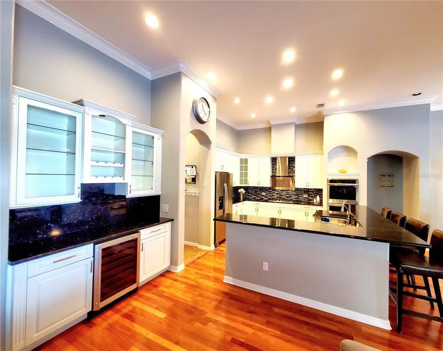 En Venta: $1,389,900 (4 camas, 3 baños, 3515 Pies cuadrados)