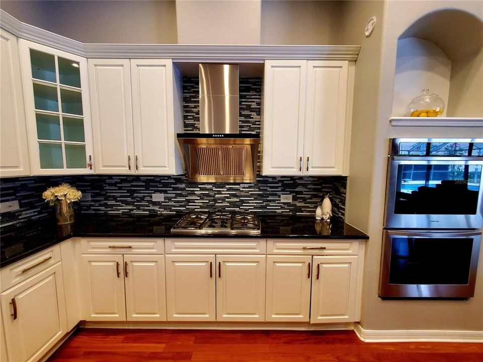 En Venta: $1,389,900 (4 camas, 3 baños, 3515 Pies cuadrados)