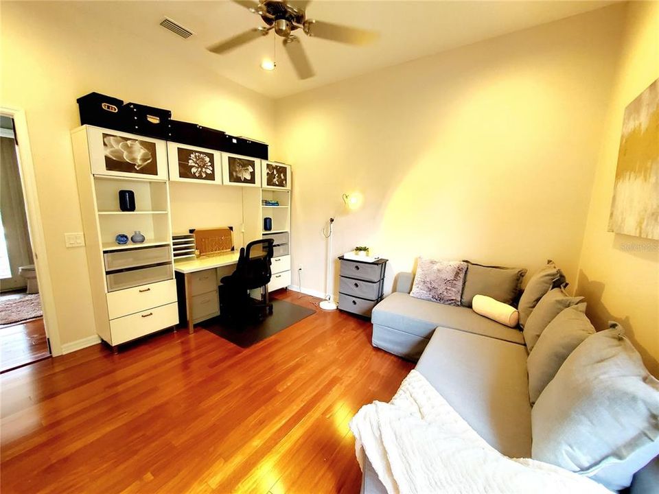 En Venta: $1,389,900 (4 camas, 3 baños, 3515 Pies cuadrados)