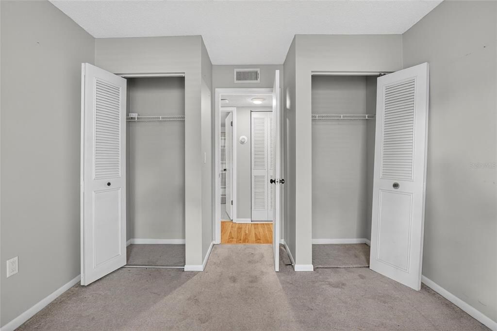 待售: $205,000 (2 贝兹, 2 浴室, 1038 平方英尺)