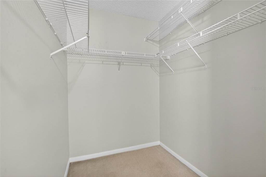 待售: $205,000 (2 贝兹, 2 浴室, 1038 平方英尺)