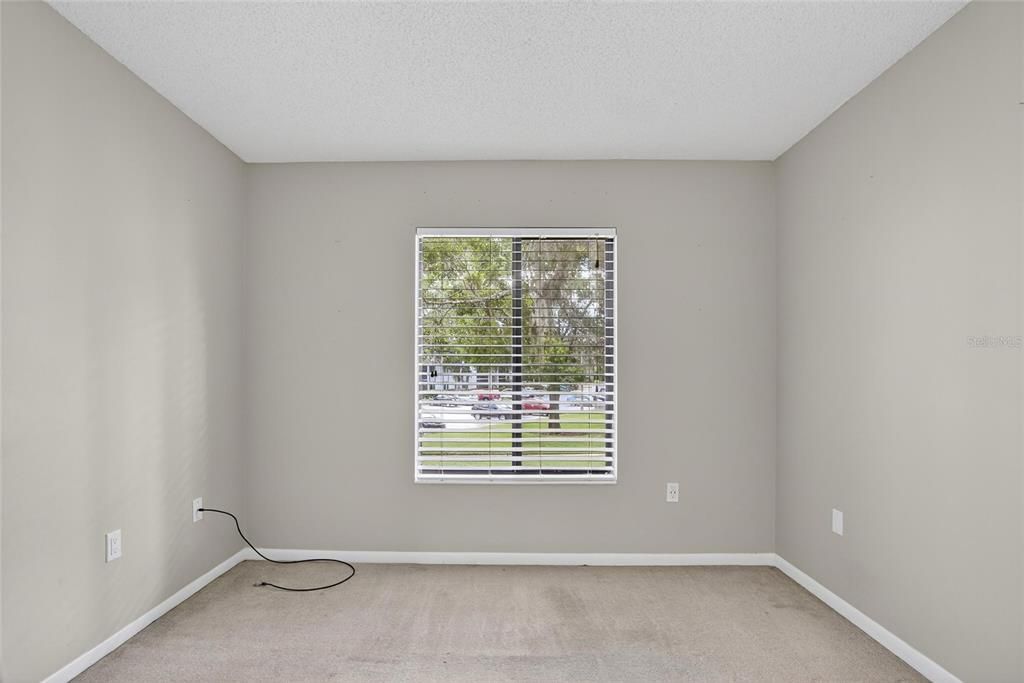 待售: $205,000 (2 贝兹, 2 浴室, 1038 平方英尺)