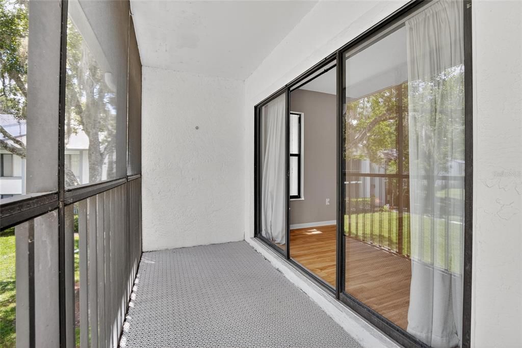 待售: $205,000 (2 贝兹, 2 浴室, 1038 平方英尺)