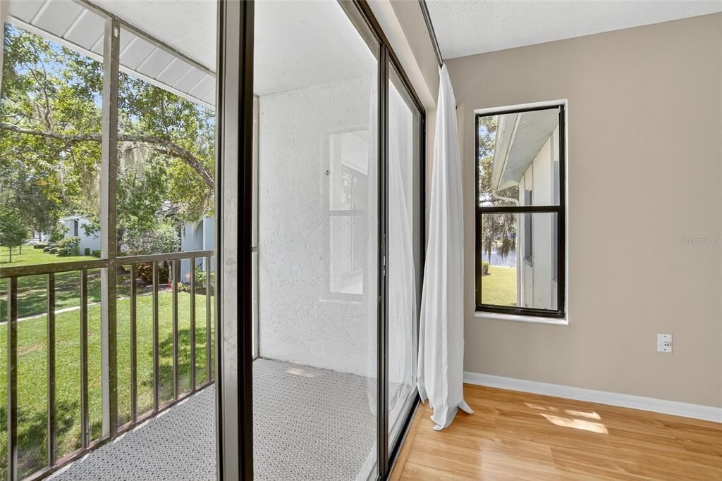 待售: $205,000 (2 贝兹, 2 浴室, 1038 平方英尺)