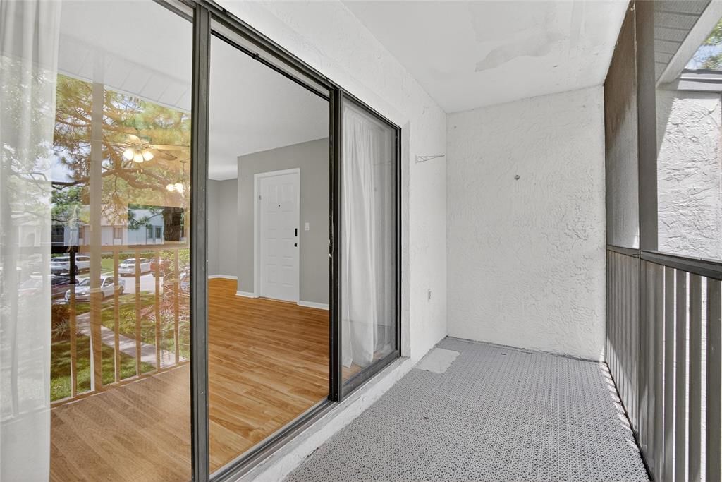 待售: $205,000 (2 贝兹, 2 浴室, 1038 平方英尺)