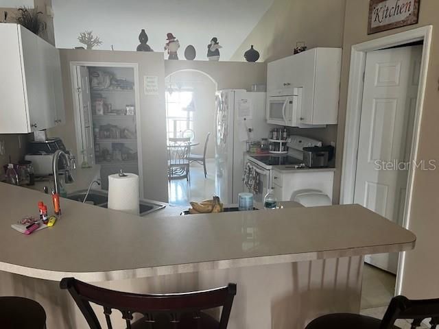 Active With Contract: $235,000 (3 beds, 2 baths, 1620 Square Feet)