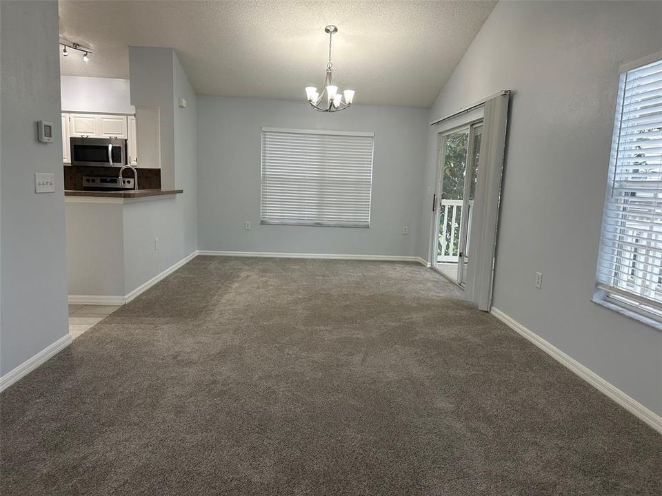 For Rent: $1,800 (1 beds, 1 baths, 1002 Square Feet)