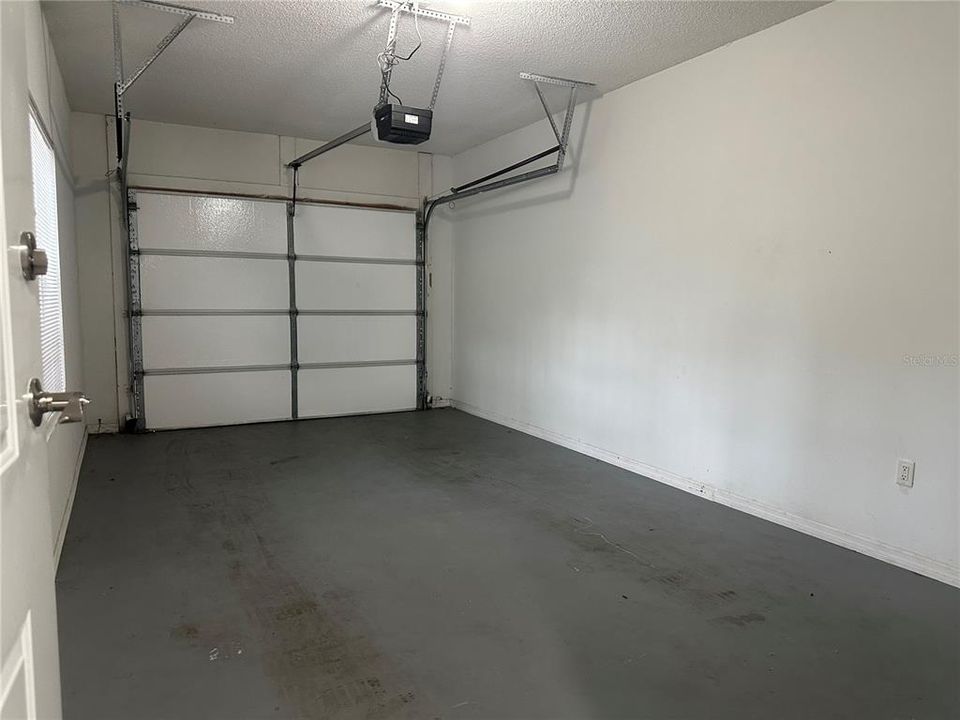 For Rent: $1,800 (1 beds, 1 baths, 1002 Square Feet)