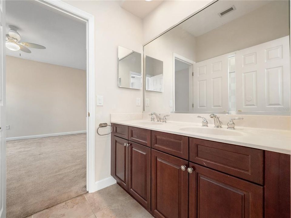 待售: $775,000 (4 贝兹, 4 浴室, 4307 平方英尺)