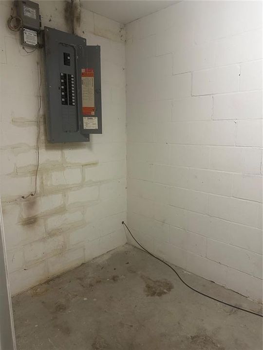 For Sale: $269,999 (3 beds, 1 baths, 1066 Square Feet)