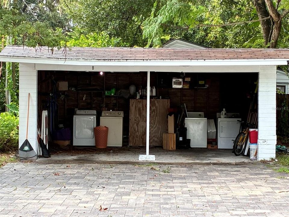 合同活跃: $1,620 (2 贝兹, 1 浴室, 760 平方英尺)