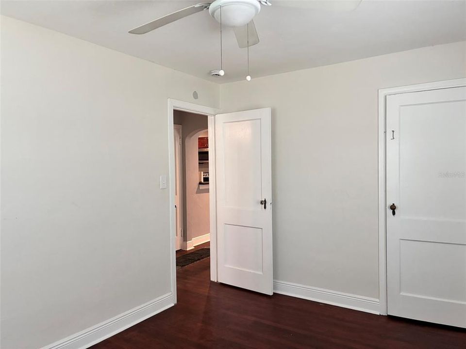 合同活跃: $1,620 (2 贝兹, 1 浴室, 760 平方英尺)