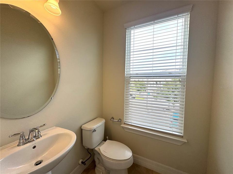 合同活跃: $2,749 (3 贝兹, 3 浴室, 2128 平方英尺)