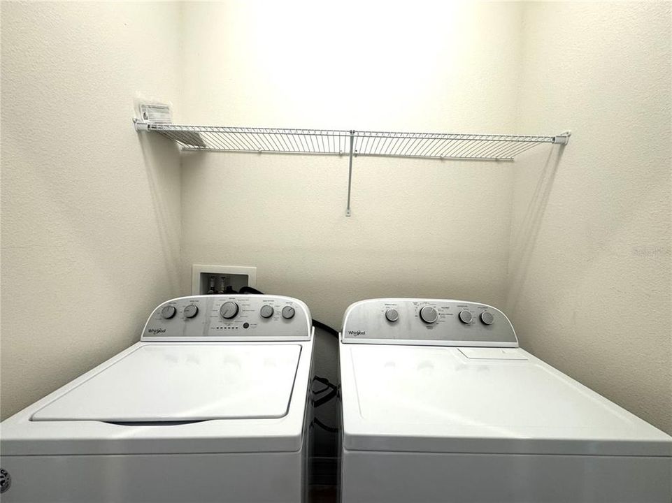 合同活跃: $2,749 (3 贝兹, 3 浴室, 2128 平方英尺)