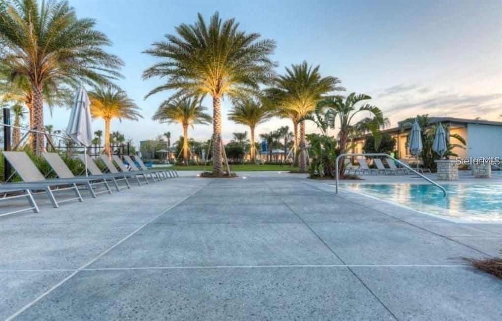 合同活跃: $2,749 (3 贝兹, 3 浴室, 2128 平方英尺)