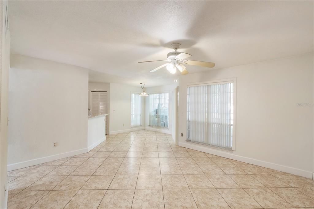 Activo con contrato: $1,550 (2 camas, 2 baños, 1080 Pies cuadrados)