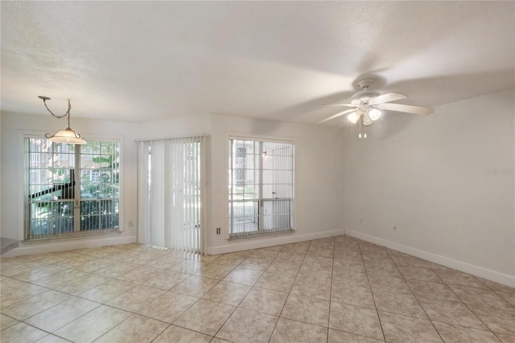 Activo con contrato: $1,550 (2 camas, 2 baños, 1080 Pies cuadrados)