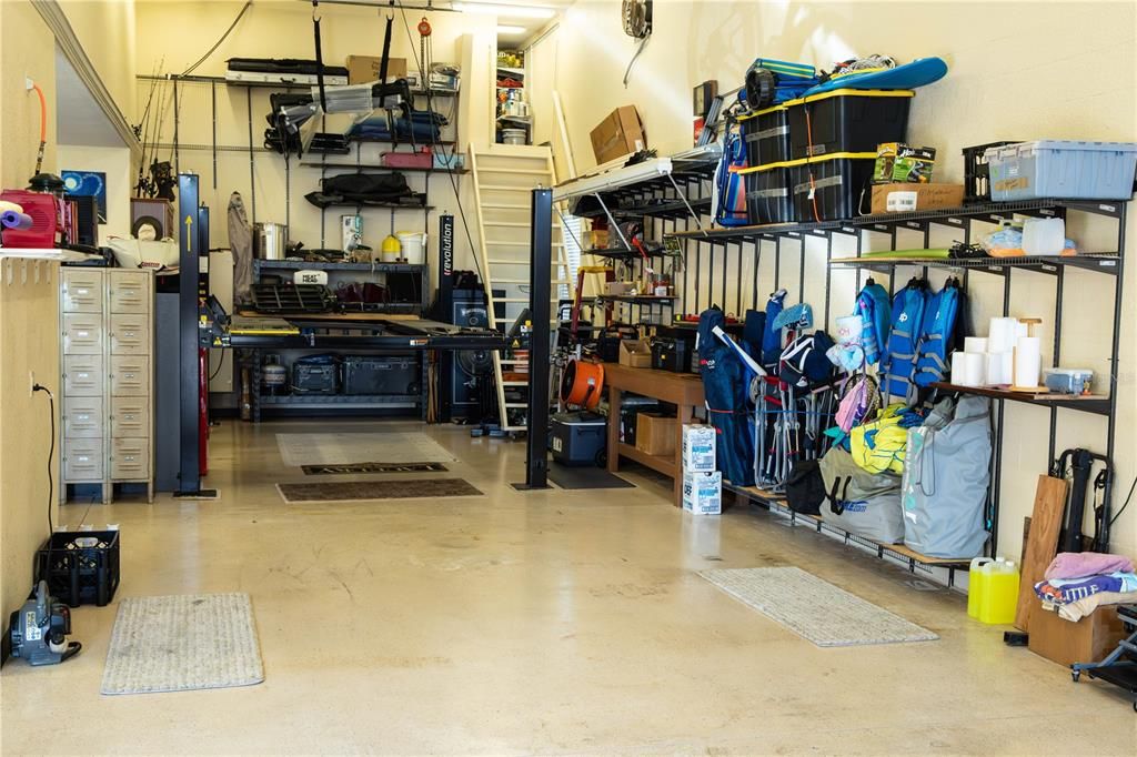 For Sale: $625,000 (2 beds, 2 baths, 2328 Square Feet)