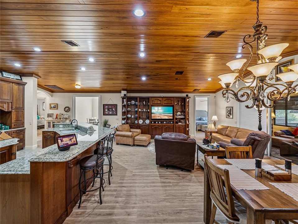 For Sale: $625,000 (2 beds, 2 baths, 2328 Square Feet)