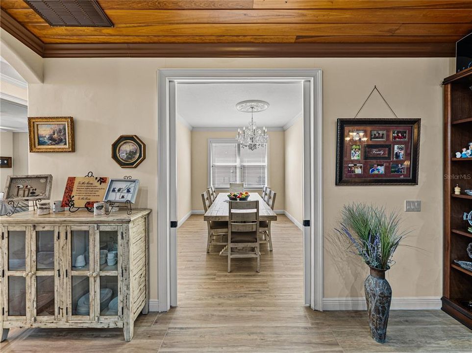 For Sale: $625,000 (2 beds, 2 baths, 2328 Square Feet)