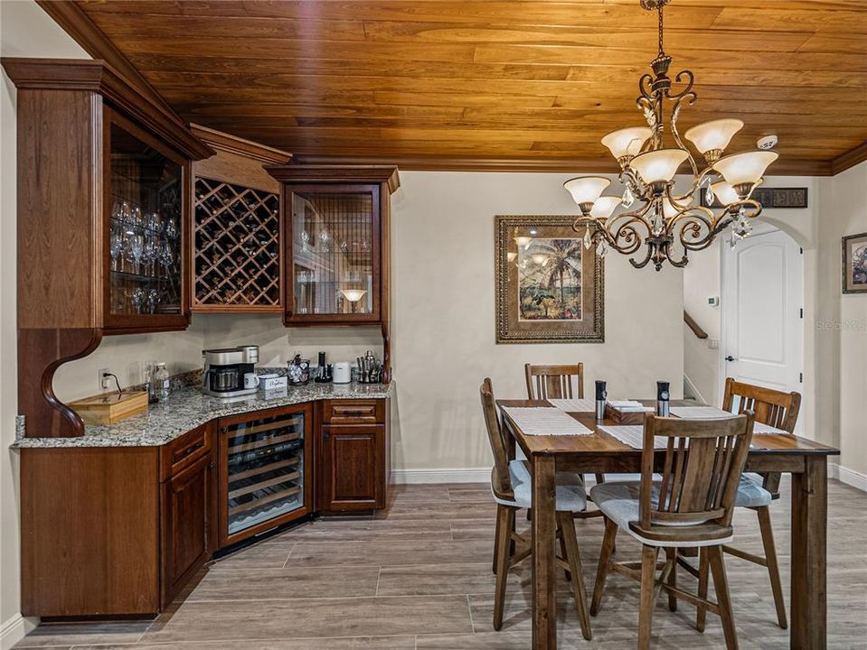 For Sale: $625,000 (2 beds, 2 baths, 2328 Square Feet)