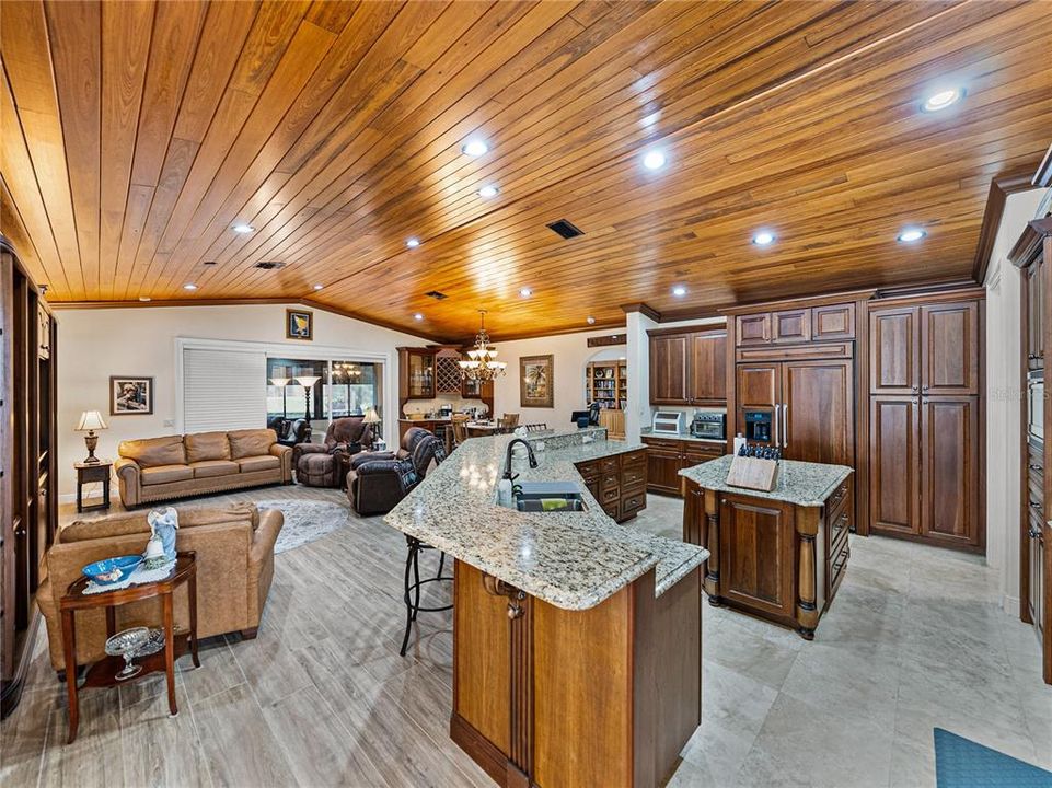 For Sale: $625,000 (2 beds, 2 baths, 2328 Square Feet)