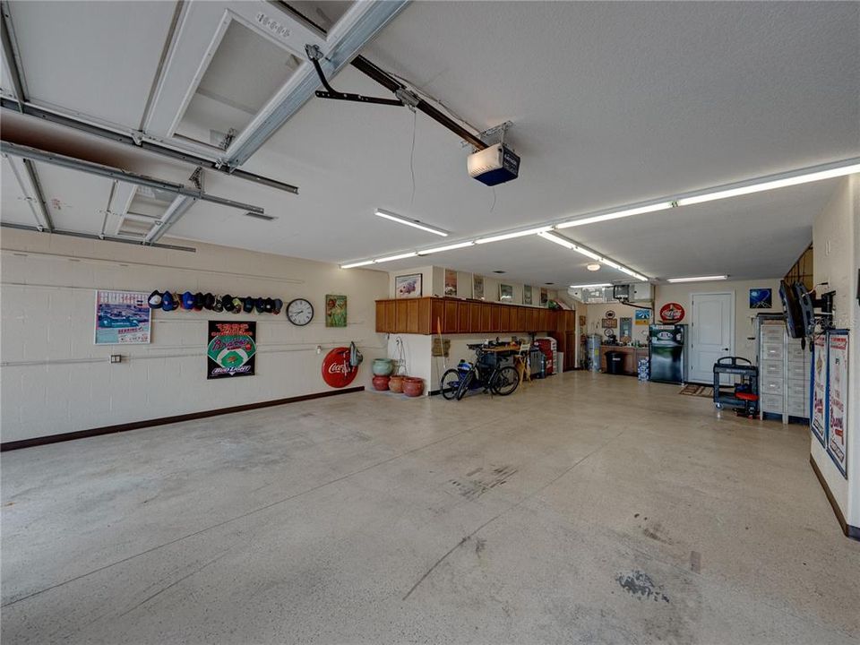 For Sale: $625,000 (2 beds, 2 baths, 2328 Square Feet)