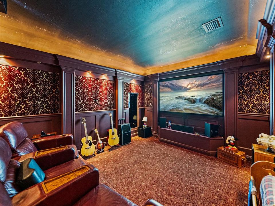 For Sale: $625,000 (2 beds, 2 baths, 2328 Square Feet)