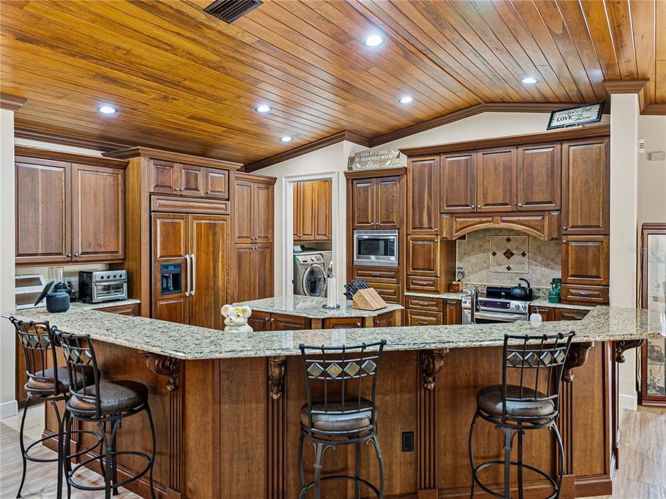 For Sale: $625,000 (2 beds, 2 baths, 2328 Square Feet)