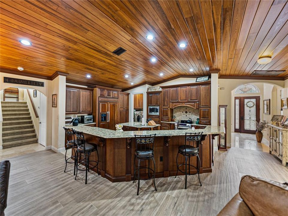 For Sale: $625,000 (2 beds, 2 baths, 2328 Square Feet)