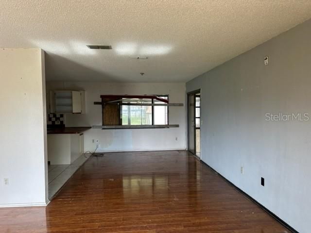 На продажу: $125,100 (3 спален, 2 ванн, 1342 Квадратных фут)