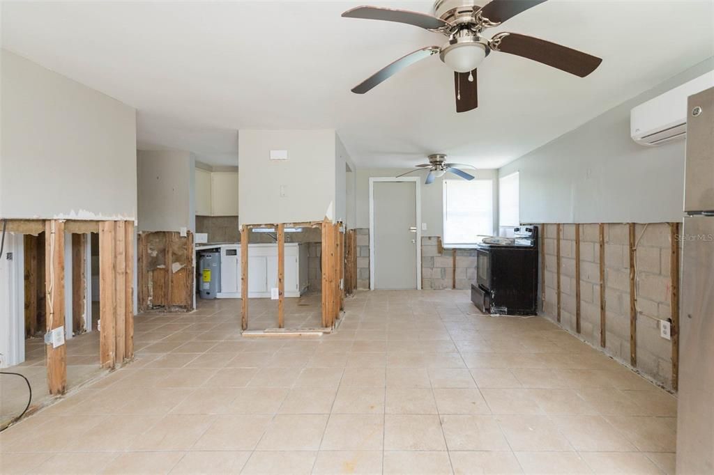 Active With Contract: $265,000 (4 beds, 0 baths, 1920 Square Feet)