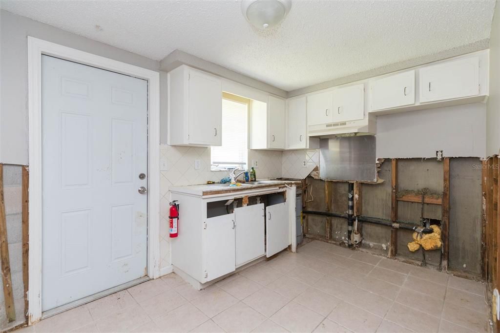 Active With Contract: $265,000 (4 beds, 0 baths, 1920 Square Feet)