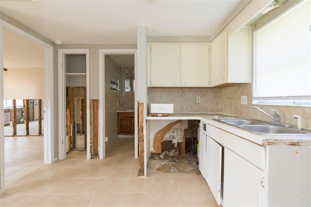 Active With Contract: $265,000 (4 beds, 0 baths, 1920 Square Feet)